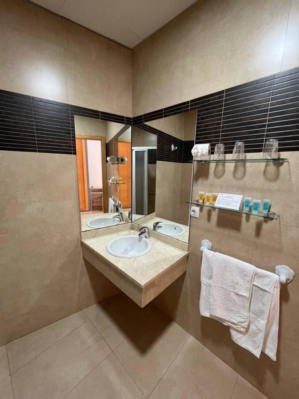 Hostal Manuela Punta Umbria Exterior photo