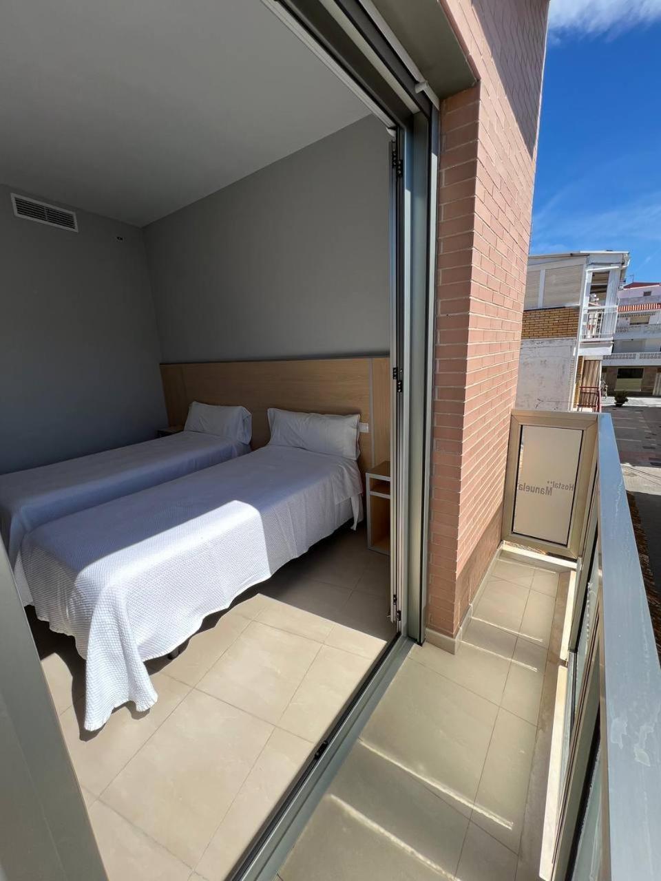Hostal Manuela Punta Umbria Exterior photo
